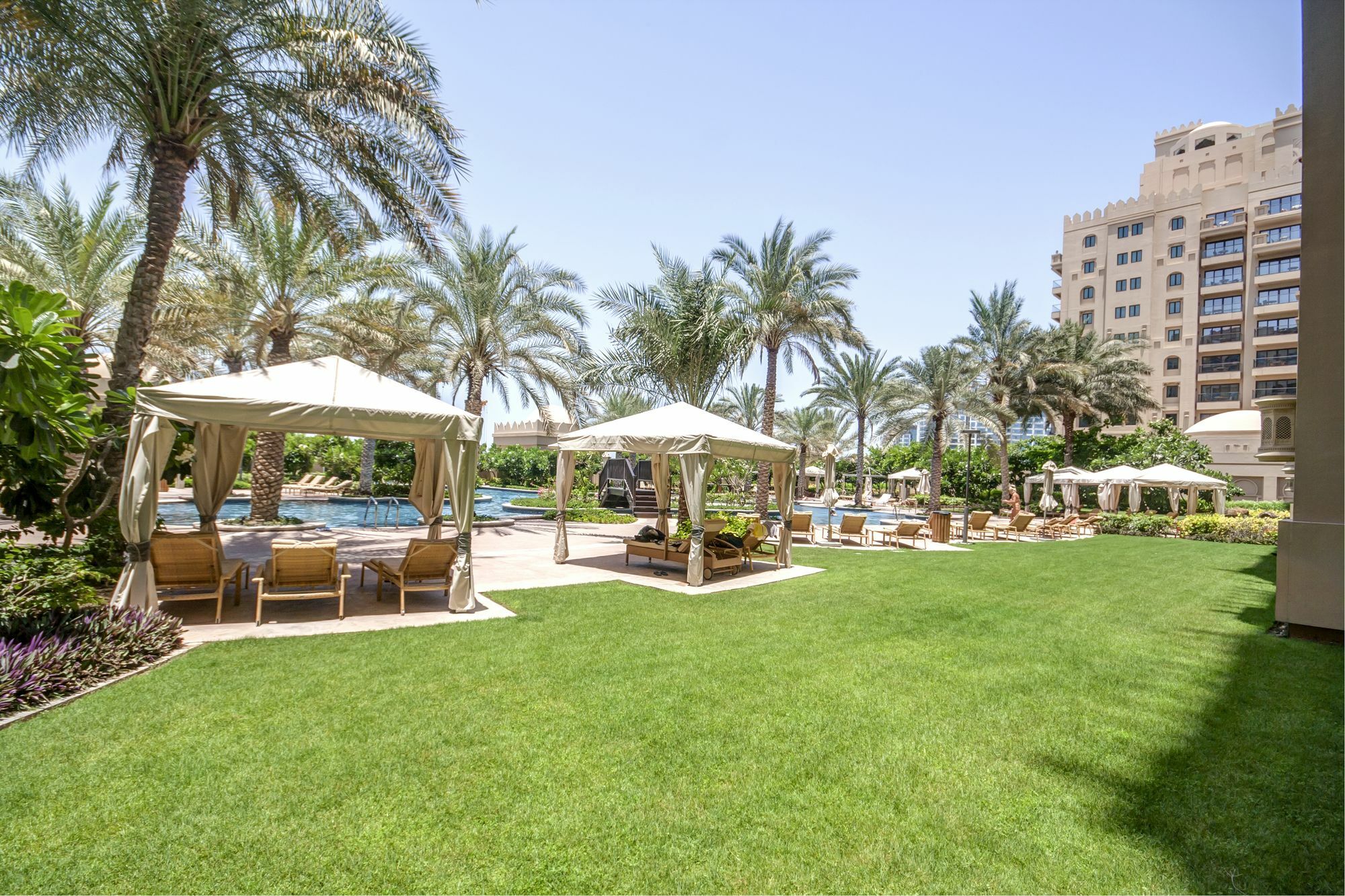 Beachfront Two Bedrooms On Palm Jumeirah By Deluxe Holiday Homes Dubai Ngoại thất bức ảnh