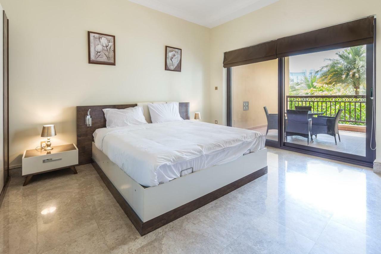 Beachfront Two Bedrooms On Palm Jumeirah By Deluxe Holiday Homes Dubai Ngoại thất bức ảnh