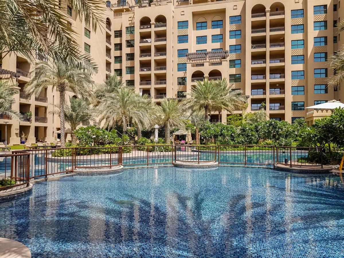 Beachfront Two Bedrooms On Palm Jumeirah By Deluxe Holiday Homes Dubai Ngoại thất bức ảnh